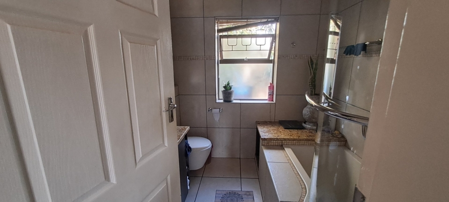 4 Bedroom Property for Sale in Vanes Estate Eastern Cape
